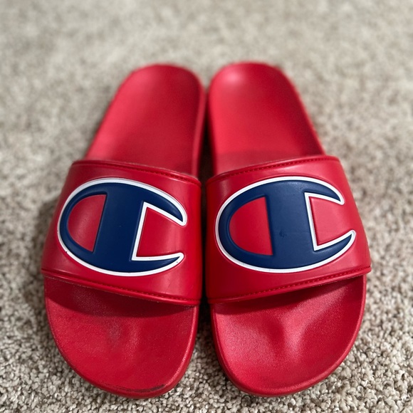 Red Champion slides (Men 7 / Women’s 9) - Picture 2 of 2